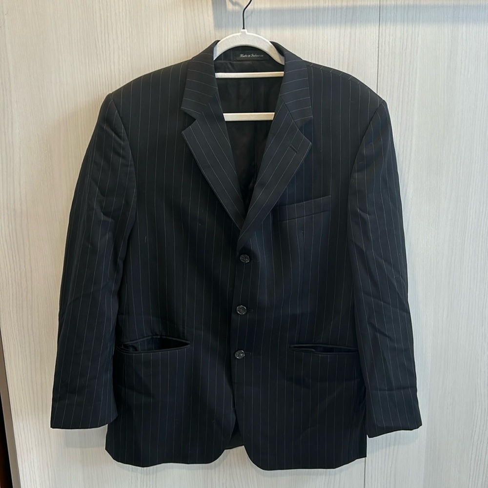 Men 40R three button VanHeusen 100% wool pinstriped suit jacket black white